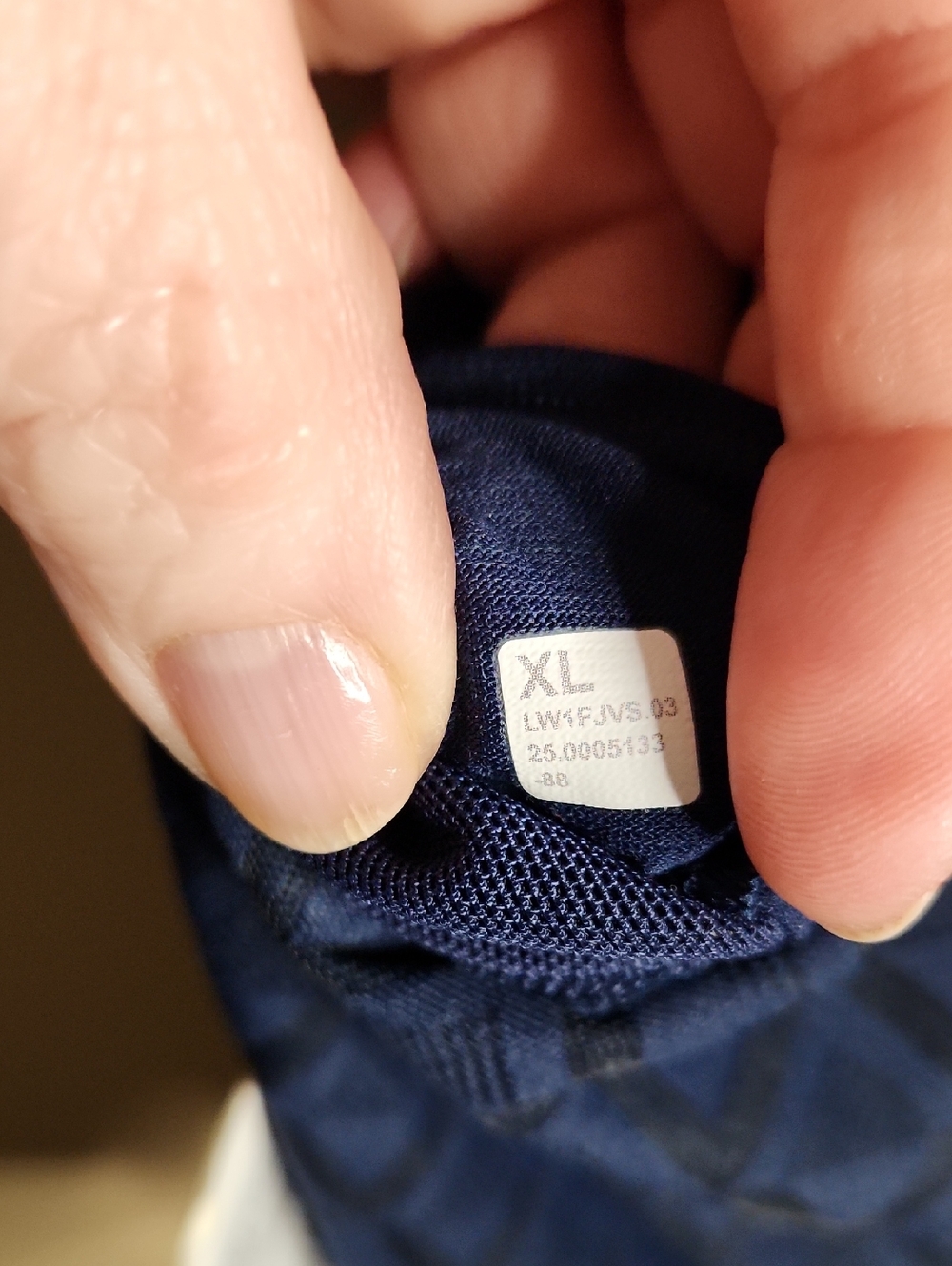 Lululemon Textured Mesh Tennis Tank Top *Medium Support in Club Blue. SzXL - Picture 5 of 5